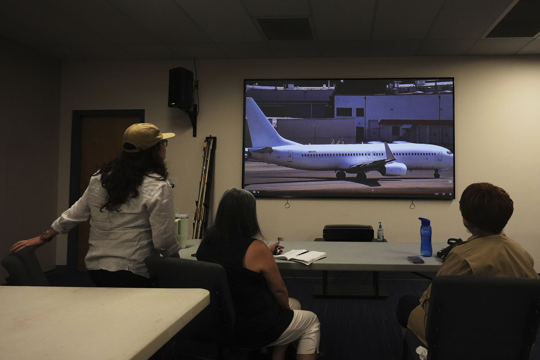 Advocates: Airlines making it harder to track deportation flights